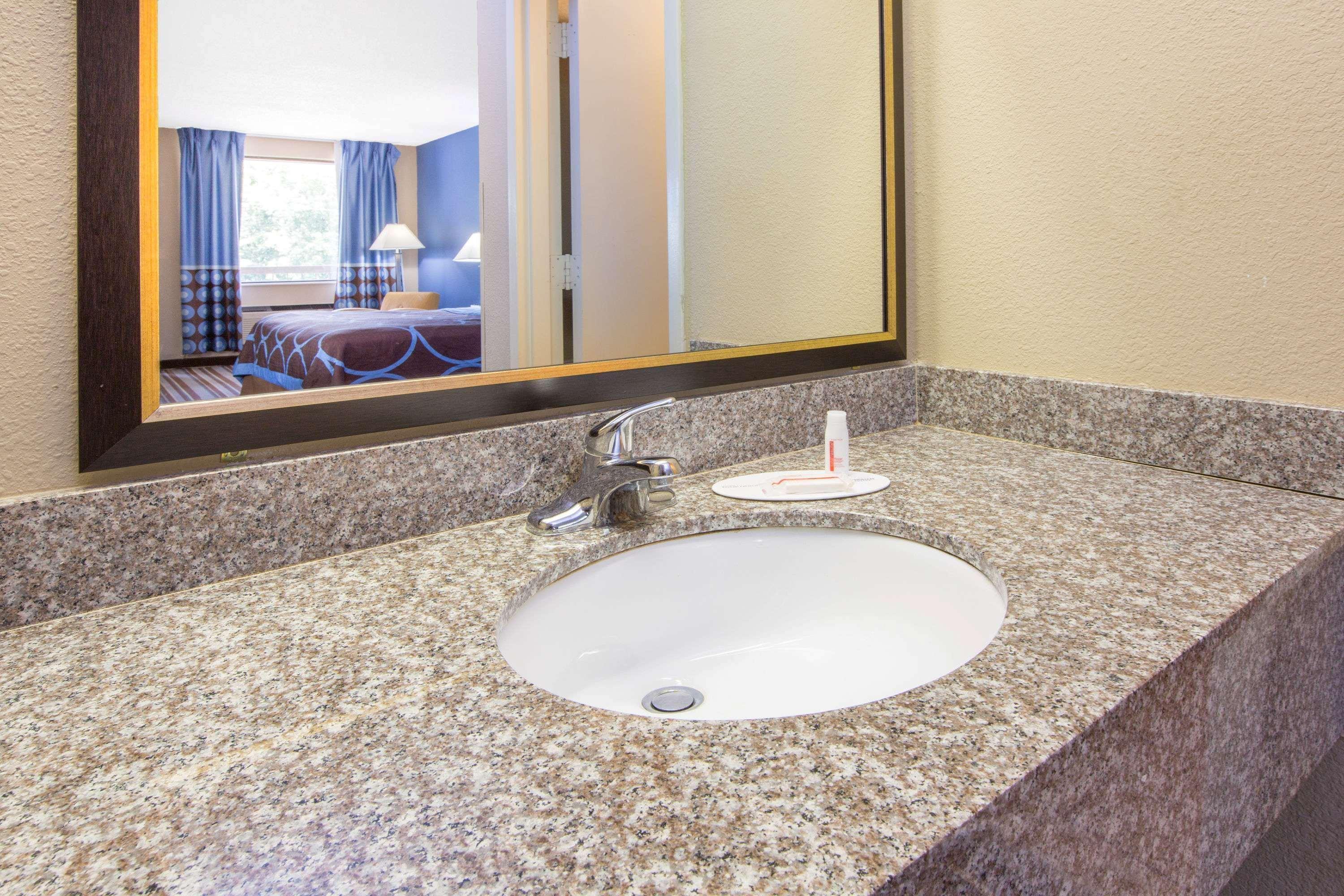 Super 8 By Wyndham Dothan Exterior foto